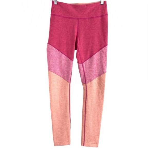 OUTDOOR Voices Warmup Color Block 7/8 Leggings in Barbie Pink - Picture 3 of 7